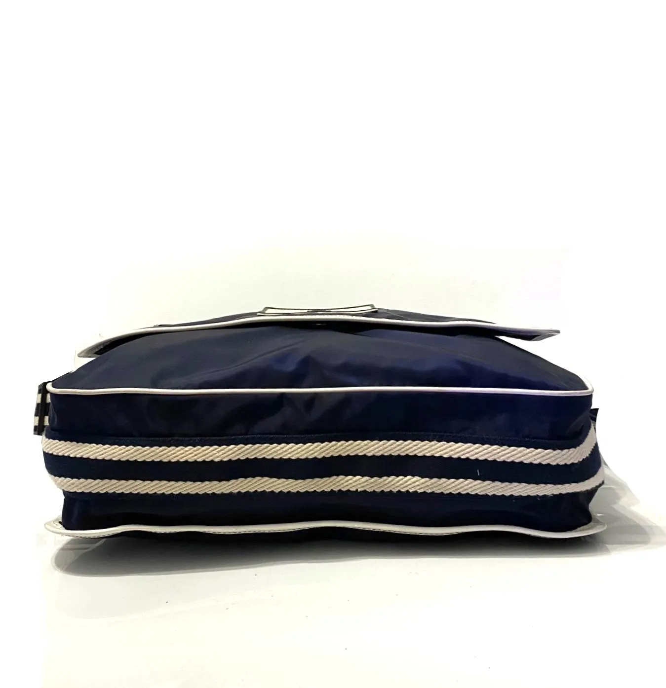 2000s Gucci Navy Canvas Crossbody messenger travel bag