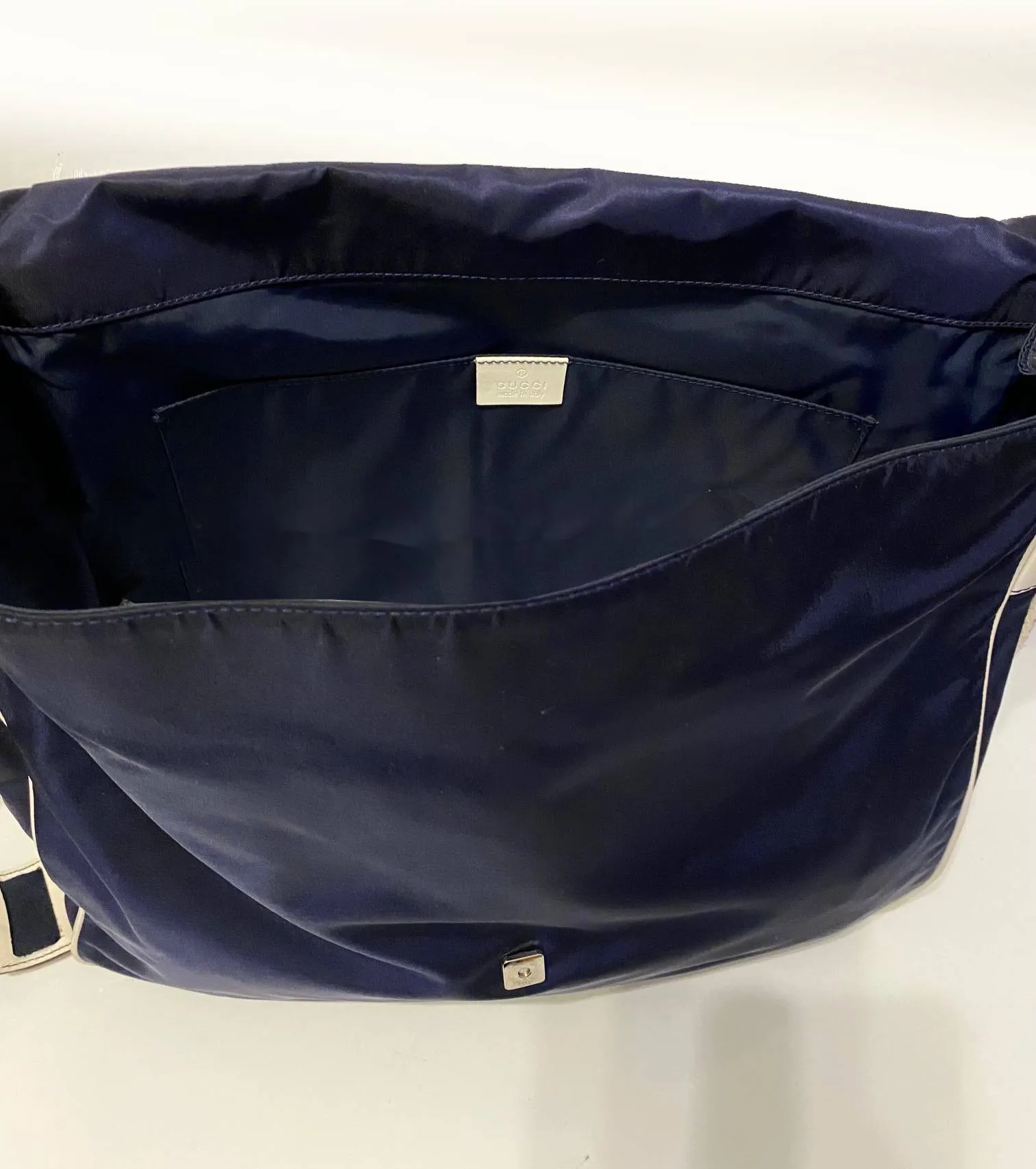 2000s Gucci Navy Canvas Crossbody messenger travel bag