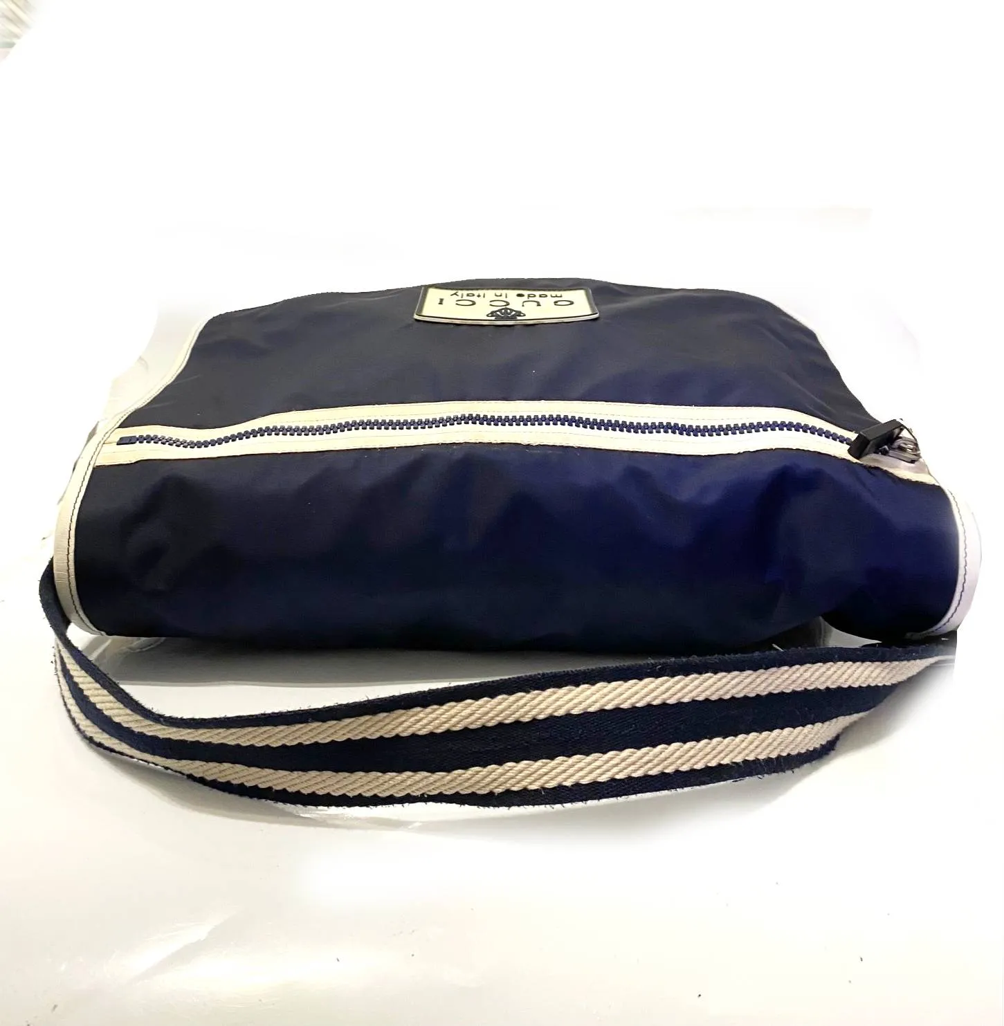 2000s Gucci Navy Canvas Crossbody messenger travel bag