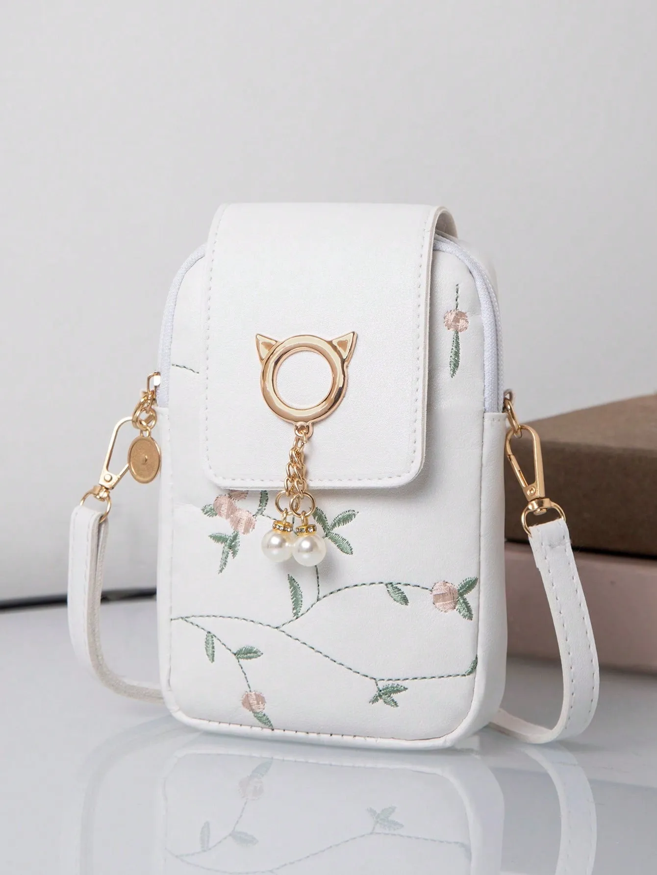 2024 Trendy Women Bag: Versatile Shoulder Messenger Bag for Spring/Summer