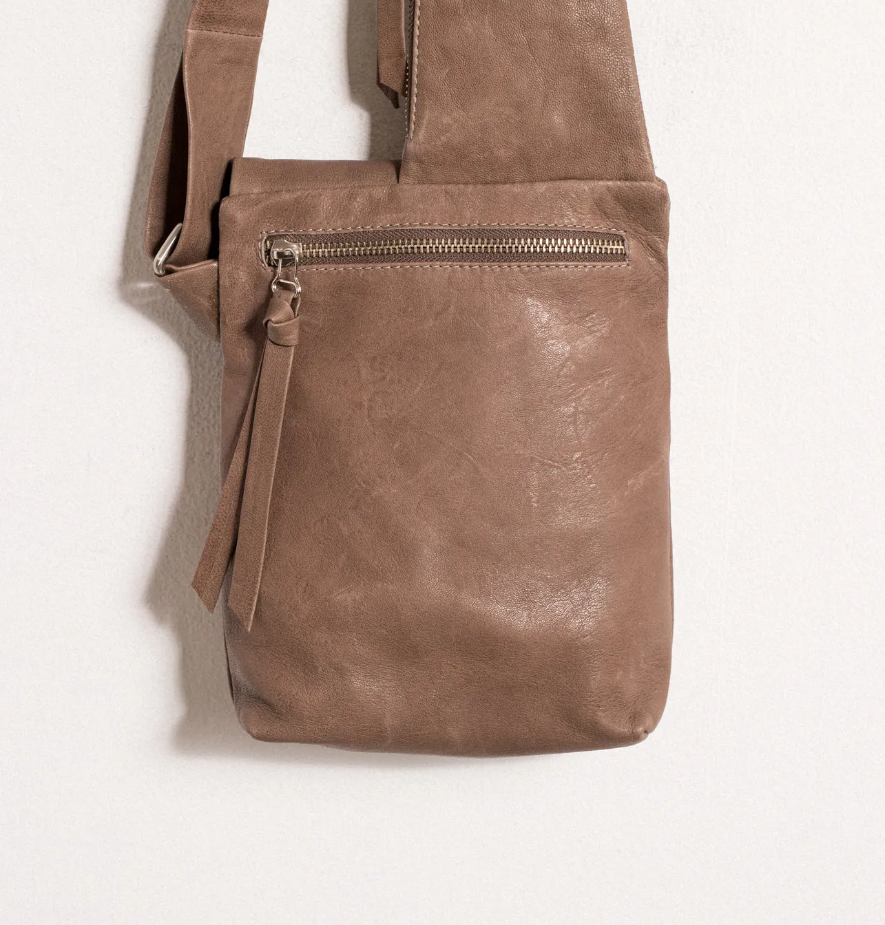 HEIDI SLING BAG